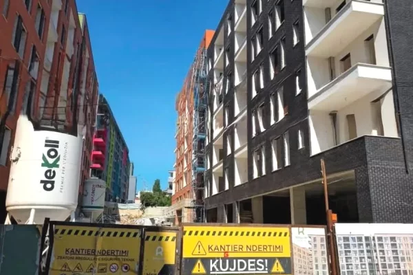 Casa in vendita Appartamento a Tirana, 2+1, Ambiente Arredato, Pagamento 260,000  Euro.