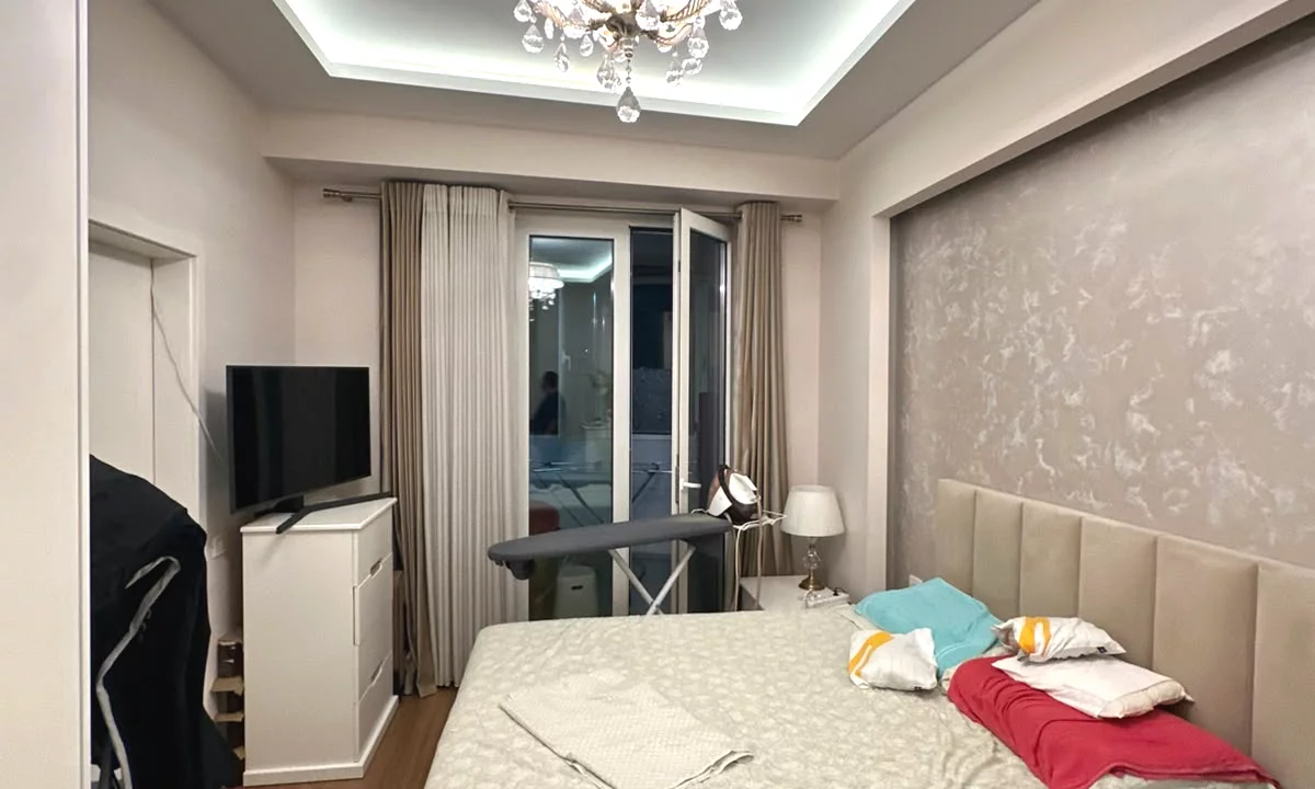 Shtepi ne shitje Apartament ne Tirane, 3+1, Mobilimi E mobiluar, Pagesa 36,300,000  Leke.