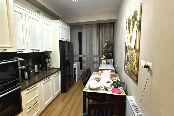 Shtepi ne shitje Apartament ne Tirane, 3+1, Mobilimi E mobiluar, Pagesa 36,300,000  Leke.