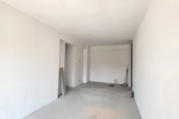 Shtepi ne shitje Apartament ne Tirane, 2+1, Mobilimi Bosh, pa mobiluar, Pagesa 193,885  Euro.