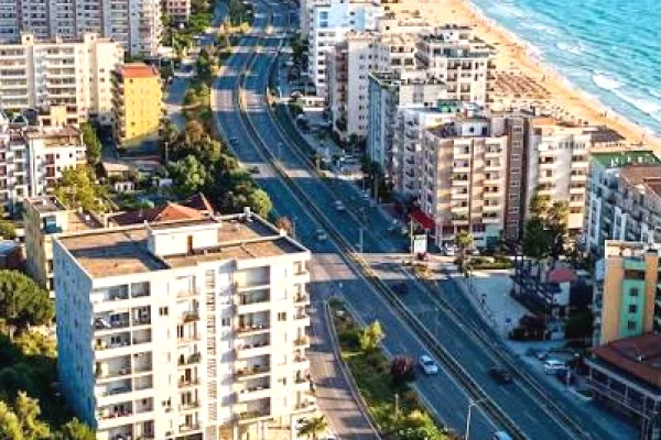 🏨 Shitet hotel – qendra e durresit