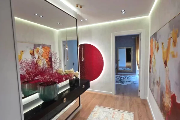 Casa in vendita Appartamento a Tirana, 2+1, Ambiente Arredato, Pagamento 260,000  Euro.