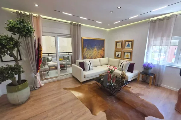 Casa in vendita Appartamento a Tirana, 2+1, Ambiente Arredato, Pagamento 260,000  Euro.