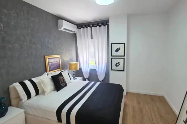 Casa in vendita Appartamento a Tirana, 2+1, Ambiente Arredato, Pagamento 260,000  Euro.