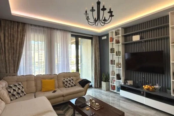 Shtepi ne shitje Apartament ne Tirane, 2+1, Mobilimi Bosh, pa mobiluar, Pagesa 300,000  Euro.