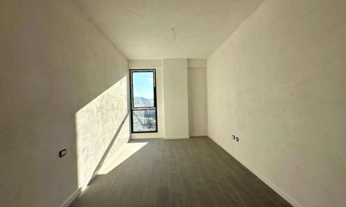 Shtepi ne shitje Apartament ne Tirane, 2+1, Mobilimi Bosh, pa mobiluar, Pagesa 195,000  Euro.