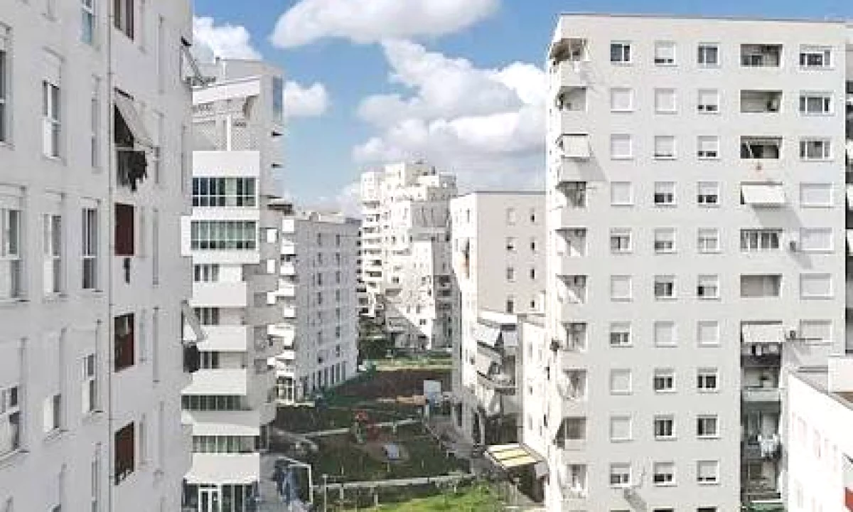 Casa in vendita Appartamento a Tirana, 2+1, Ambiente Vuoto, Pagamento 1,900,000  Euro.