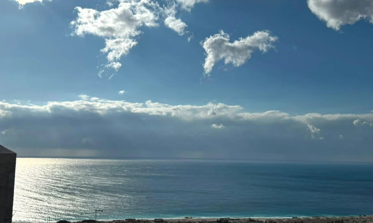 Shtepi ne shitje Vila Luksoze ne Himare, 3+1, Mobilimi Bosh, pa mobiluar, Pagesa 940,000  Euro.
