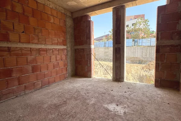 Casa in vendita Appartamento a Tirana, 1+1, Ambiente Vuoto, Pagamento 101,700  Euro.