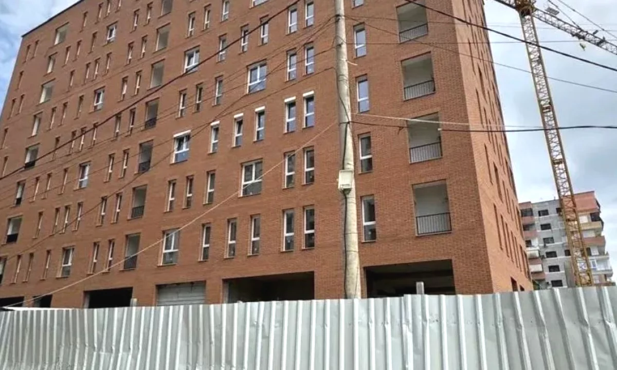 Casa in vendita Appartamento a Tirana, 1+1, Ambiente Vuoto, Pagamento 105,600  Euro.