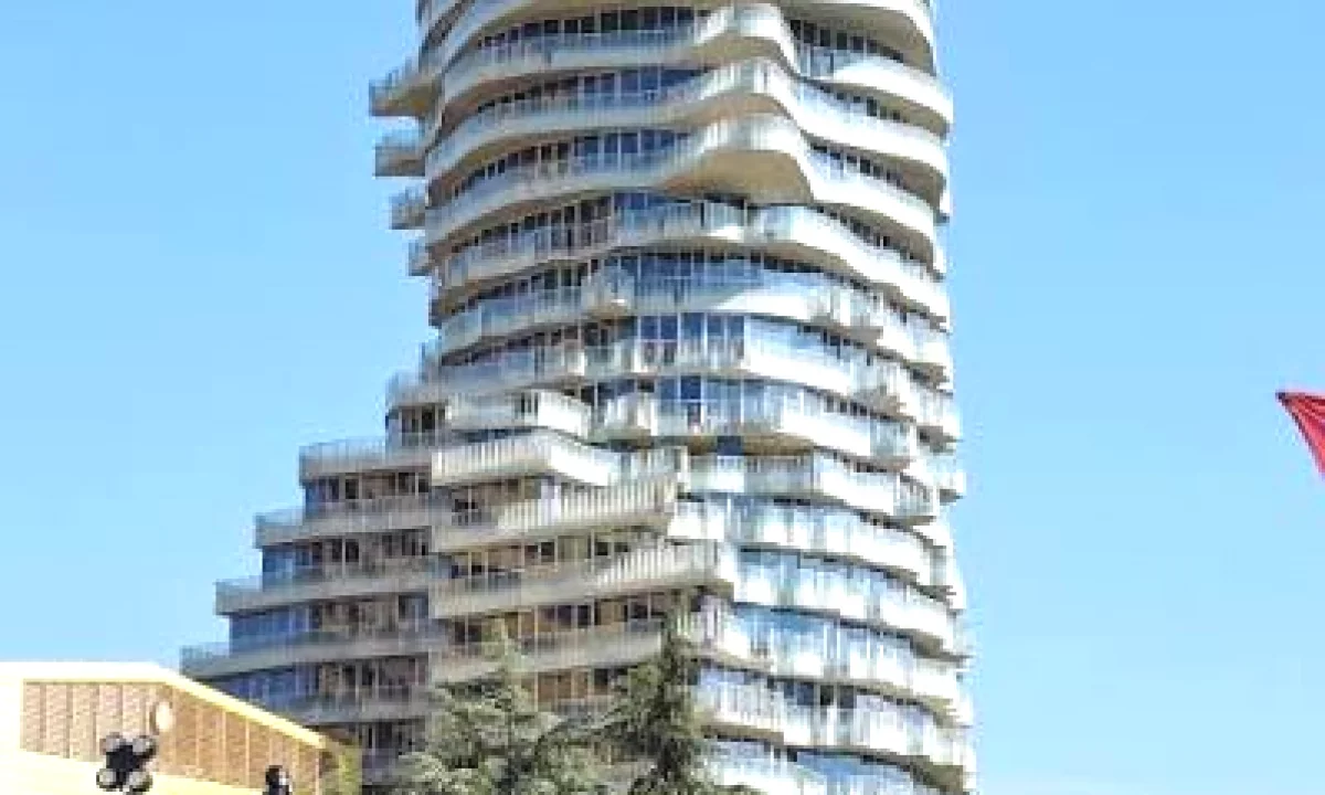 Casa in vendita Appartamento a Tirana, 1+1, Ambiente Vuoto, Pagamento 5,531,520  Euro.