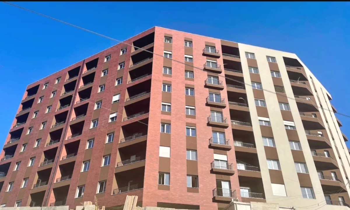 Casa in vendita Appartamento a Tirana, 2+1, Ambiente Vuoto, Pagamento 1,194,600  Euro.