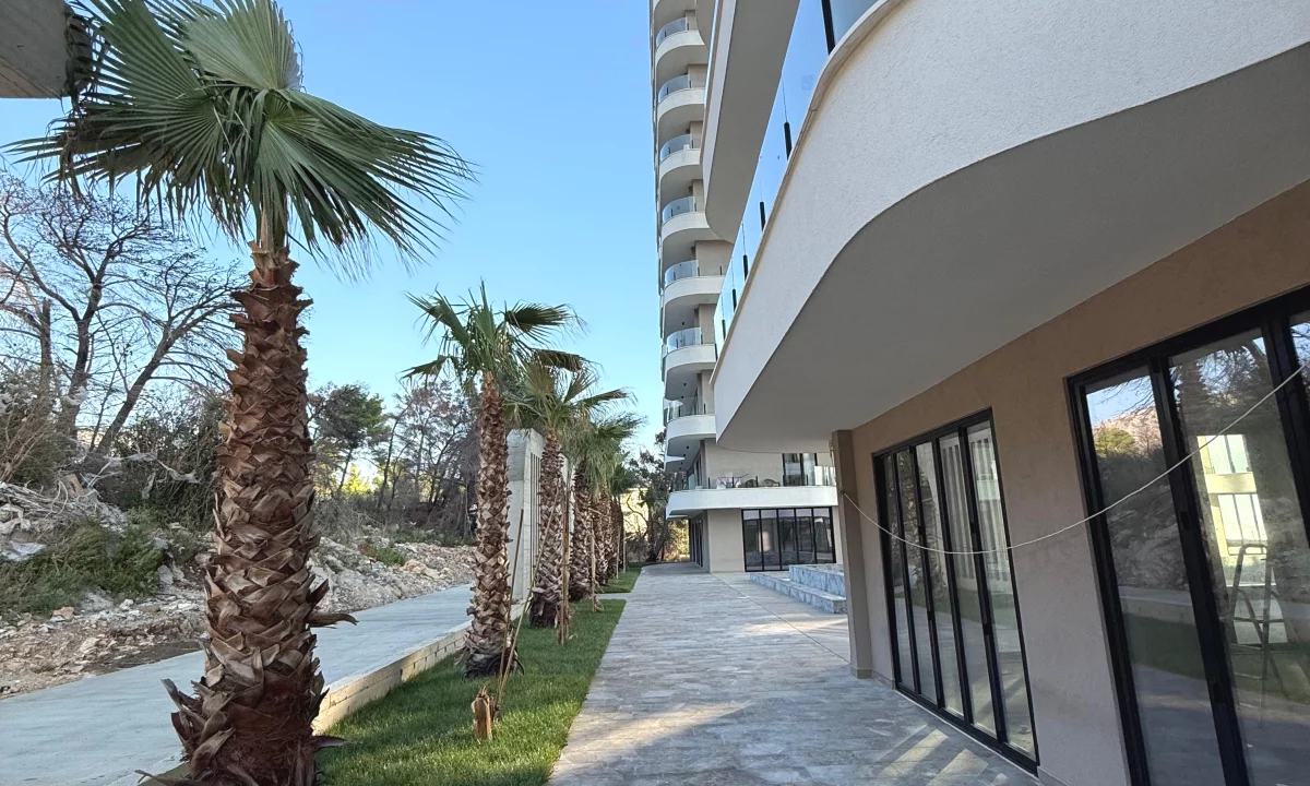 Casa in vendita Appartamento a Alessio, 1+1, Ambiente Vuoto, Pagamento 1,420,000  Euro.