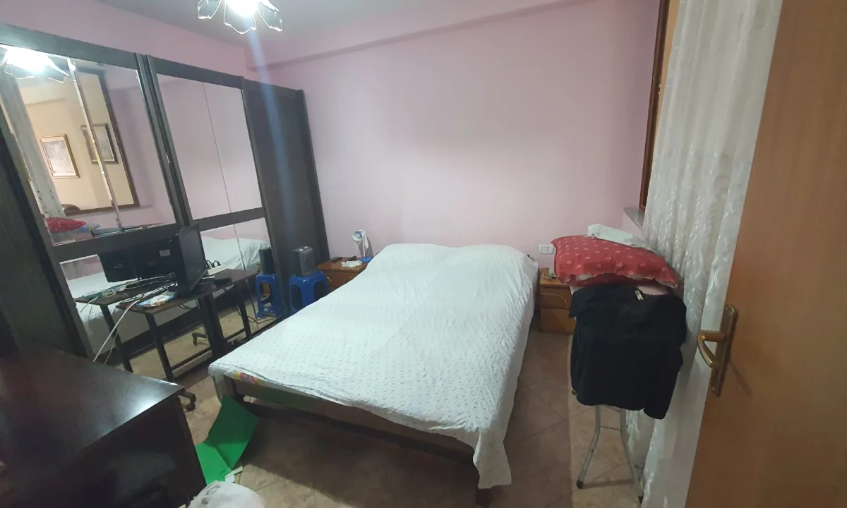 Casa in vendita Appartamento a Tirana, 2+1, Ambiente Vuoto, Pagamento 1,852,400  Euro.