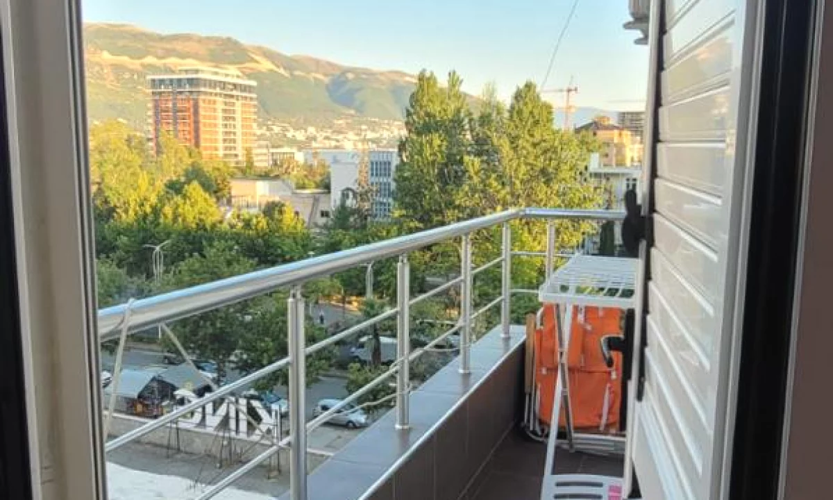 Casa in vendita Appartamento a Valona, 1+1, Ambiente Arredato, Pagamento 1,000,000  Euro.