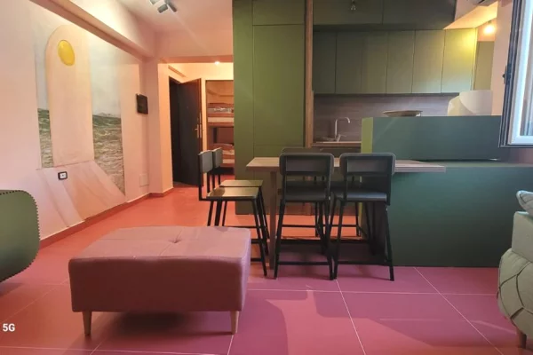 Casa in vendita Appartamento a Valona, 1+1, Ambiente Arredato, Pagamento 1,000,000  Euro.