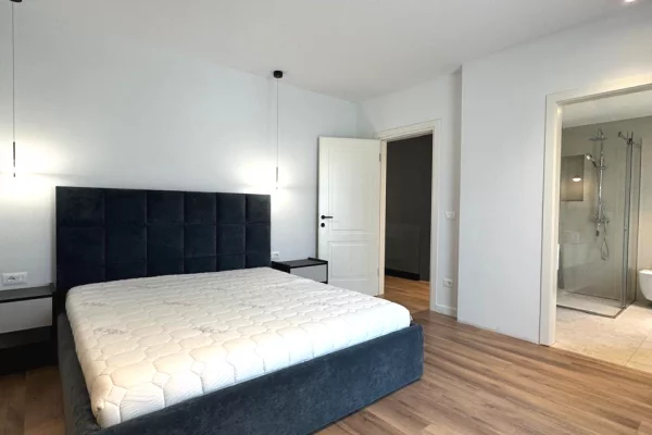 Shtepi me qera Vila Luksoze ne Tirane, 3+1, Mobilimi E mobiluar, Pagesa 3,000  Euro.