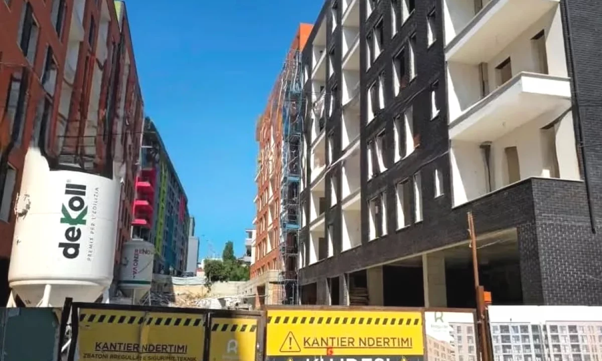 Shtepi ne shitje Apartament ne Tirane, 1+1, Mobilimi Bosh, pa mobiluar, Pagesa 78,119  Euro.