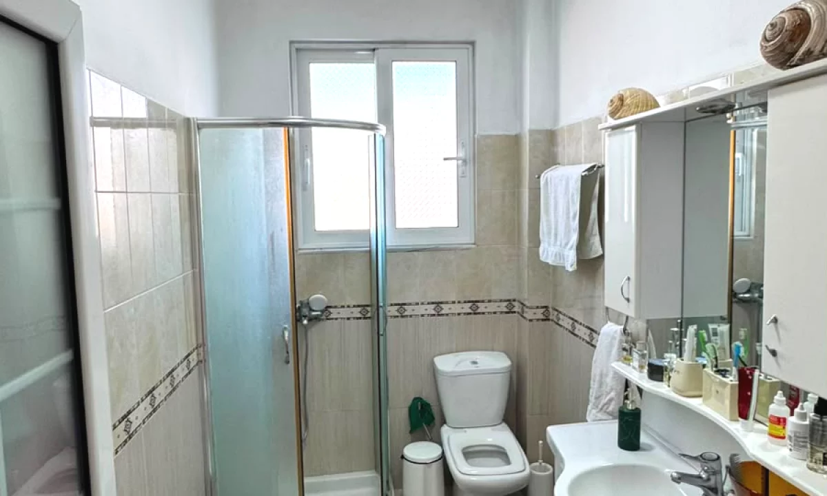 Shtepi ne shitje Apartament ne Sarande, 2+1, Mobilimi E mobiluar, Pagesa 175,000,000  Leke.