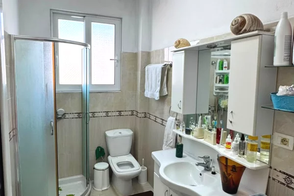 Shtepi ne shitje Apartament ne Sarande, 2+1, Mobilimi E mobiluar, Pagesa 175,000,000  Leke.
