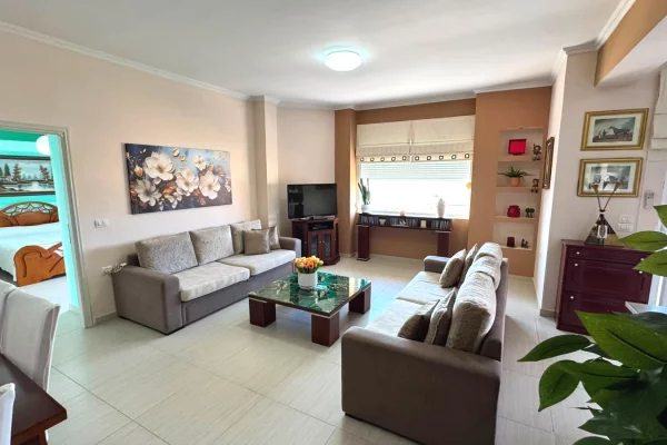 Shtepi ne shitje Apartament ne Sarande, 2+1, Mobilimi E mobiluar, Pagesa 175,000,000  Leke.