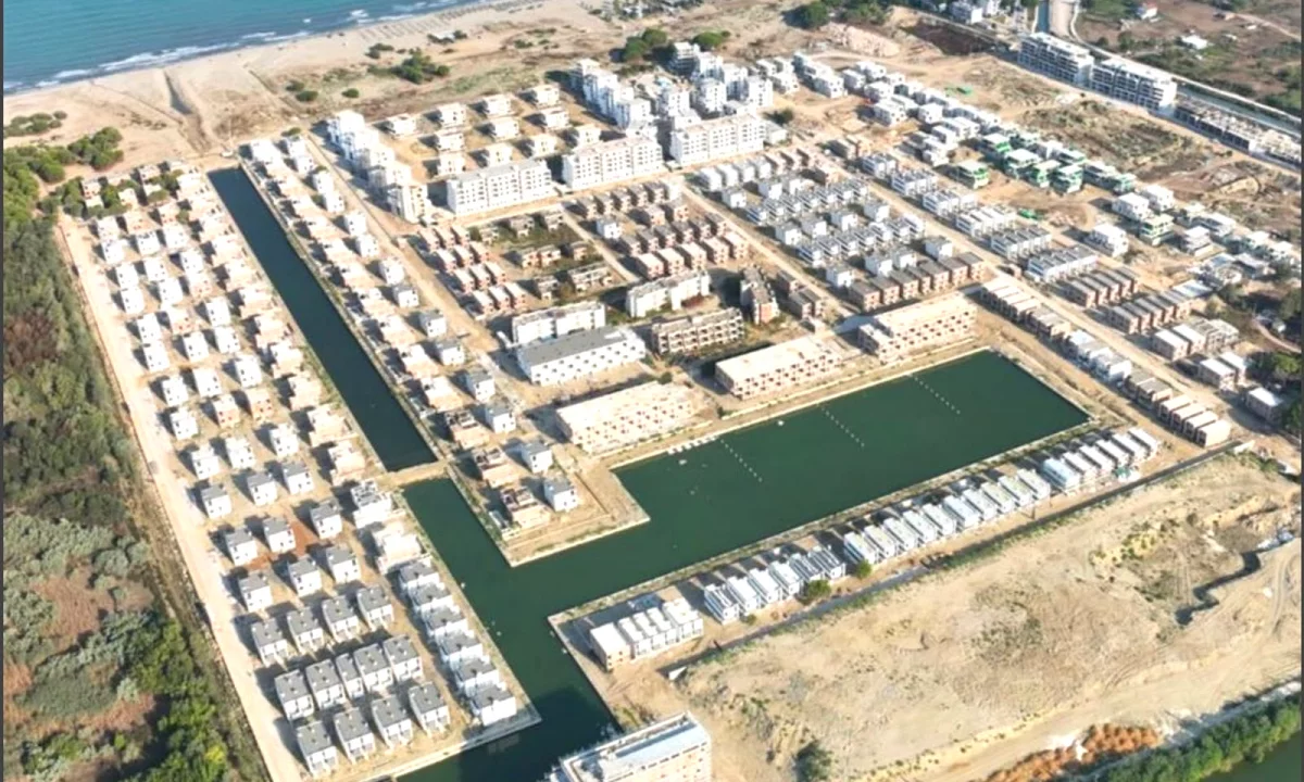 Shtepi ne shitje Apartament ne Durres, 1+1, Mobilimi Bosh, pa mobiluar, Pagesa 198,145  Euro.