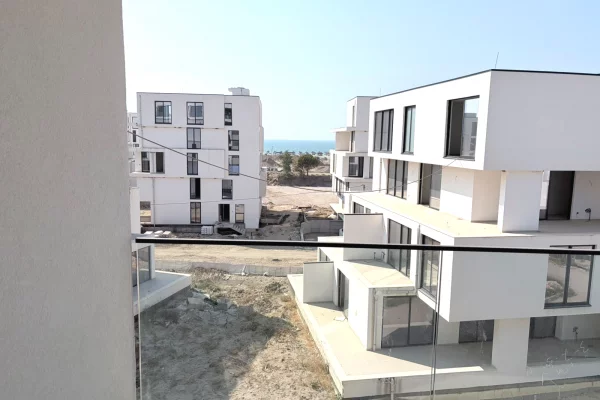 Shtepi ne shitje Apartament ne Durres, 1+1, Mobilimi Bosh, pa mobiluar, Pagesa 198,145  Euro.