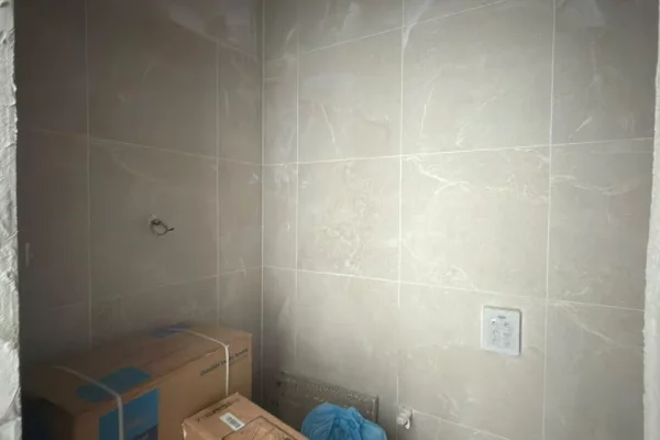 Shtepi ne shitje Apartament ne Tirane, 1+1, Mobilimi Bosh, pa mobiluar, Pagesa 13,000,000  Leke.
