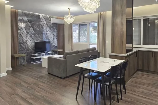Shtepi ne shitje Apartament ne Tirane, 2+1, Mobilimi E mobiluar, Pagesa 197,000,000  Leke.
