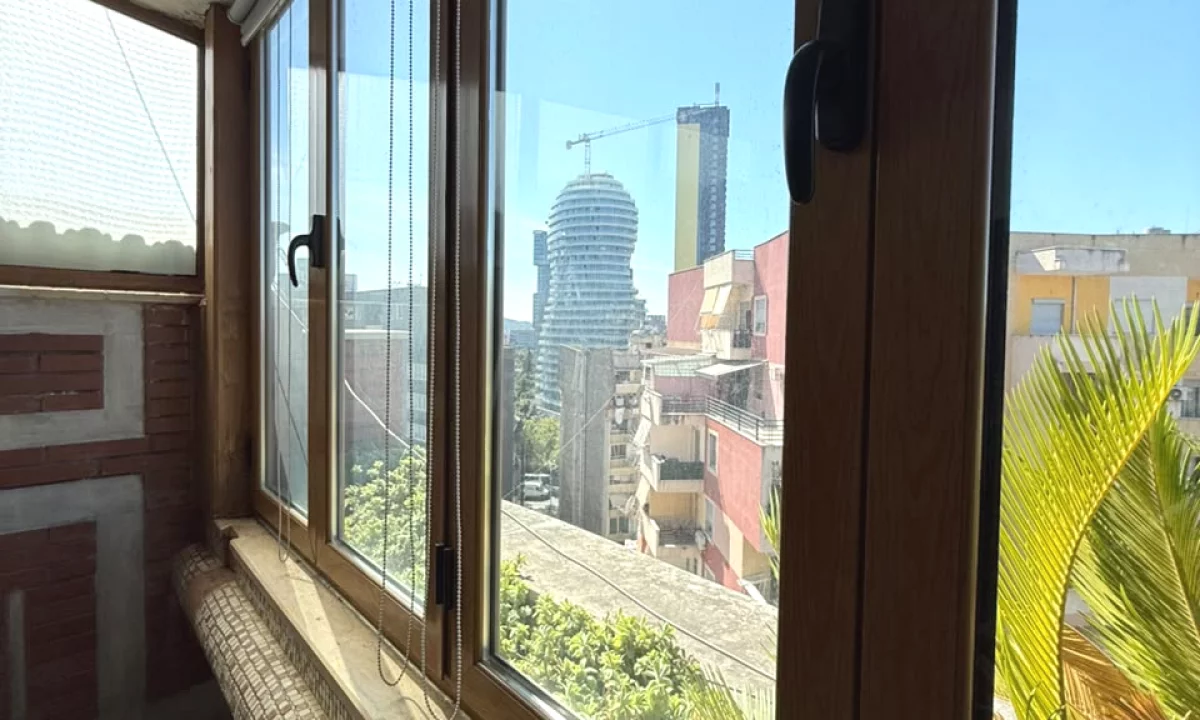 Shtepi ne shitje Apartament ne Tirane, 4+1, Mobilimi Bosh, pa mobiluar, Pagesa 8,200,000  Euro.