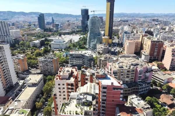 Shtepi ne shitje Apartament ne Tirane, 4+1, Mobilimi Bosh, pa mobiluar, Pagesa 8,200,000  Euro.