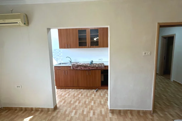 Shtepi ne shitje Apartament ne Tirane, 1+1, Mobilimi Pjeserisht e mobiluar, Pagesa 115,000,000  Leke.