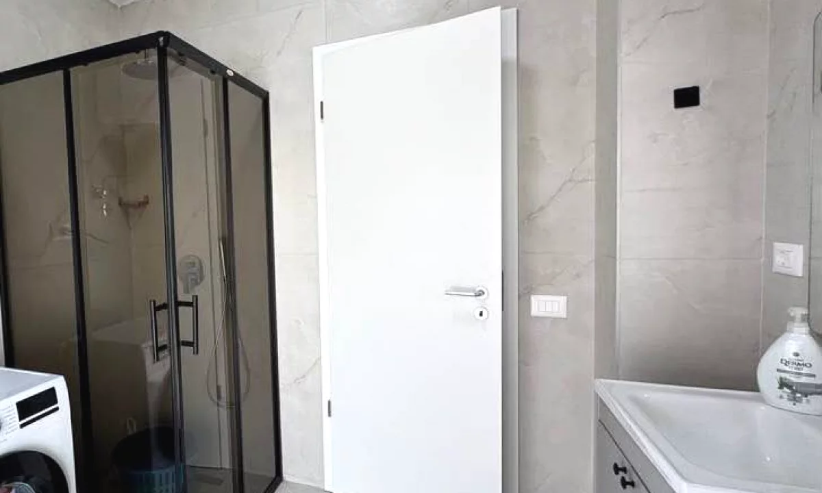 Shtepi ne shitje Apartament ne Tirane, 1+1, Mobilimi E mobiluar, Pagesa 1,050,000  Euro.
