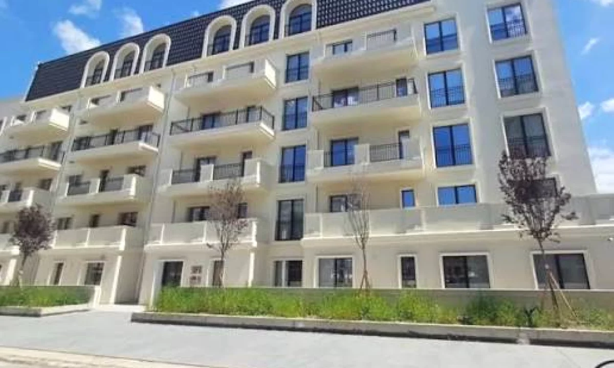 Shtepi ne shitje Apartament ne Tirane, 2+1, Mobilimi Bosh, pa mobiluar, Pagesa 2,183,000  Euro.