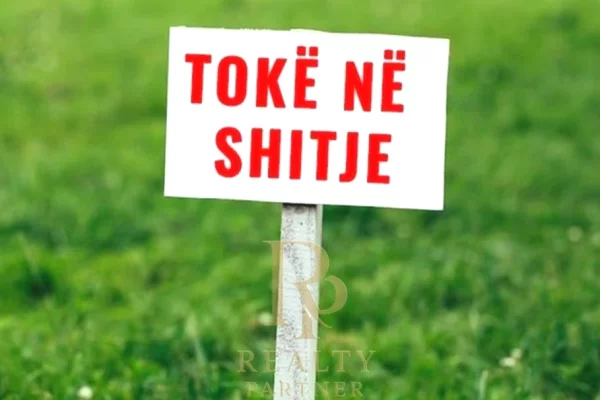 Truall ose Toke ne Tirane - 600,000,000 Leke