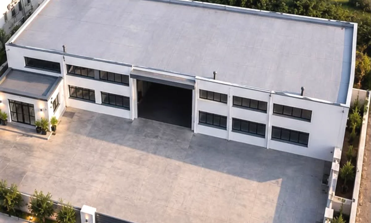 🏭 SHITET KAPANON INDUSTRIAL – AUTOSTRADA TIRANE–DURRES 📍 Autostrada Tirane–Durres | 