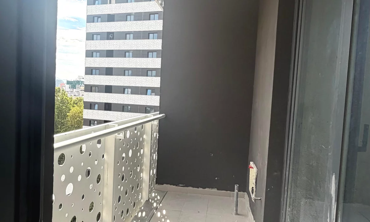 Shtepi ne shitje Apartament ne Tirane, 1+1, Mobilimi Bosh, pa mobiluar, Pagesa 190,000  Euro.