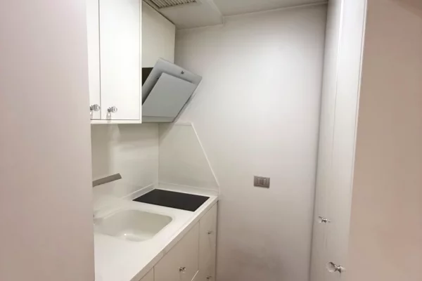 Shtepi ne shitje Apartament ne Tirane, 1+1, Mobilimi Bosh, pa mobiluar, Pagesa 200,000  Euro.