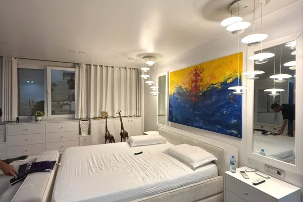Shtepi ne shitje Apartament ne Tirane, 1+1, Mobilimi Bosh, pa mobiluar, Pagesa 200,000  Euro.