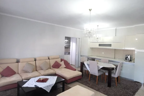 Shtepi ne shitje Apartament ne Tirane, 3+1, Mobilimi E mobiluar, Pagesa 27,500,000  Leke.