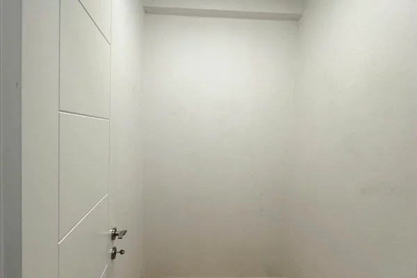 Shtepi ne shitje Apartament ne Tirane, 3+1, Mobilimi Bosh, pa mobiluar, Pagesa 370,000  Euro.