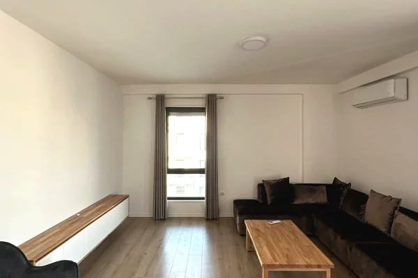 Shtepi ne shitje Apartament ne Tirane, 3+1, Mobilimi Bosh, pa mobiluar, Pagesa 370,000  Euro.