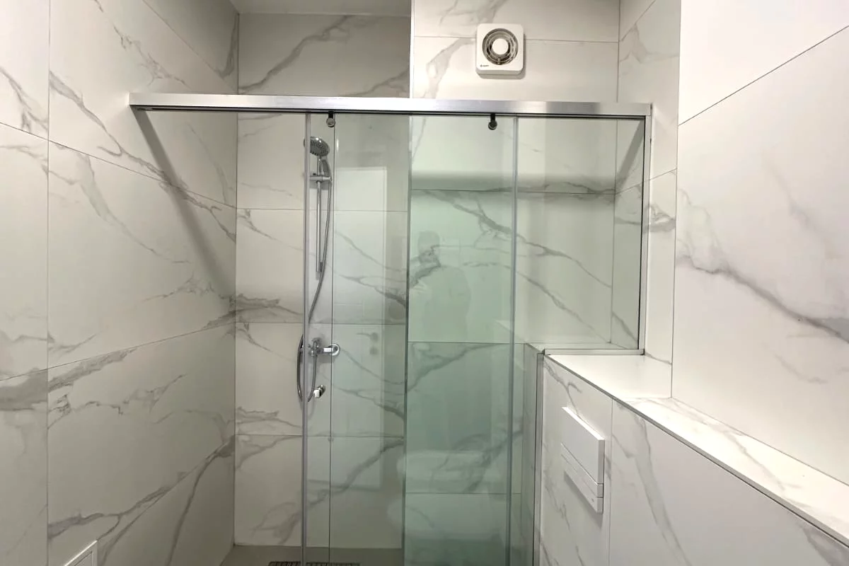 Shtepi ne shitje Apartament ne Tirane, 3+1, Mobilimi Bosh, pa mobiluar, Pagesa 370,000  Euro.
