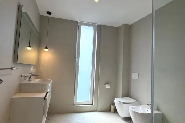 Shtepi me qera Apartament ne Tirane, 3+1, Mobilimi E mobiluar, Pagesa 3,000  Euro.