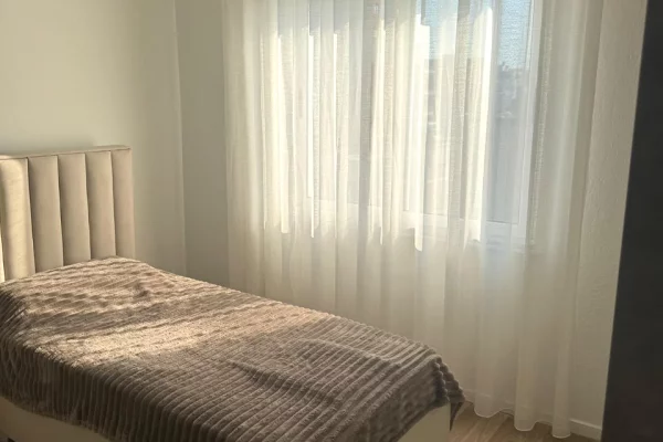 Shtepi ne shitje Apartament ne Tirane, 1+1, Mobilimi E mobiluar, Pagesa 13,500,000  Leke.