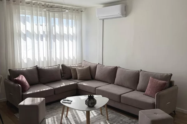 Shtepi ne shitje Apartament ne Tirane, 1+1, Mobilimi E mobiluar, Pagesa 13,500,000  Leke.