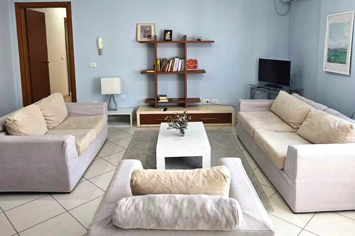 Shtepi ne shitje Apartament ne Tirane, 2+1, Mobilimi E mobiluar, Pagesa 330,000  Euro.