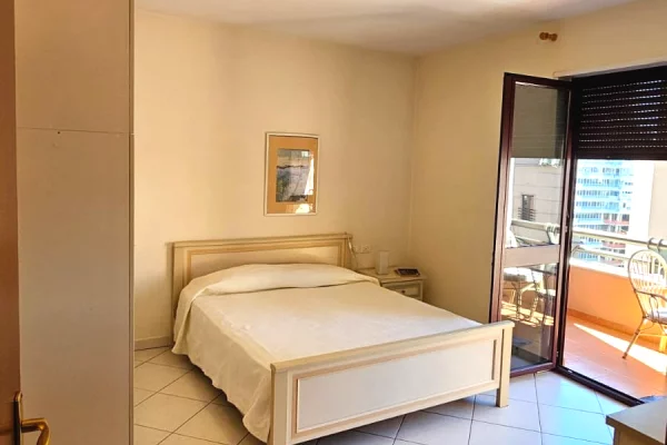 Shtepi ne shitje Apartament ne Tirane, 2+1, Mobilimi E mobiluar, Pagesa 330,000  Euro.