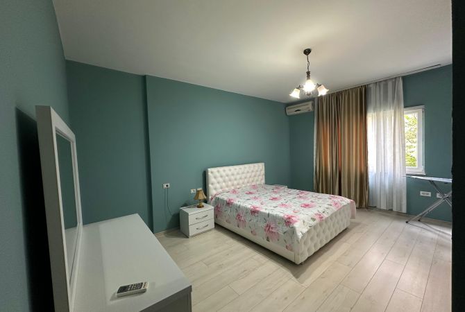 Shtepi me qera Apartament ne Tirane, 1+1, Mobilimi E mobiluar, Pagesa 550  Euro.