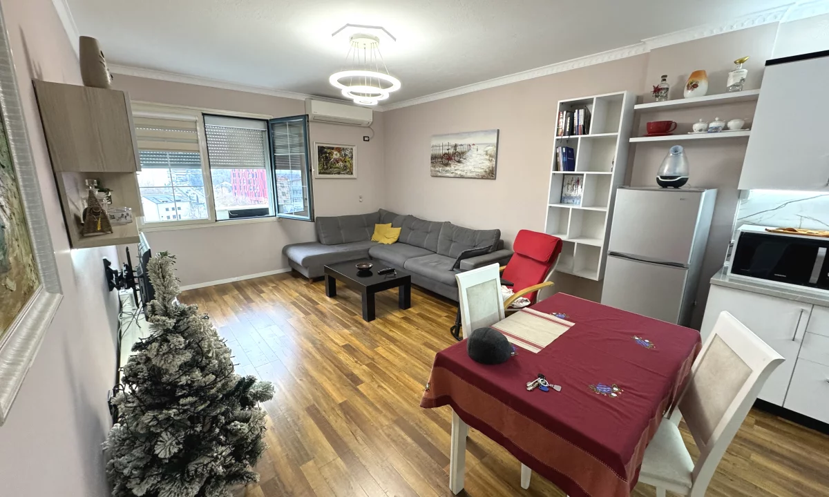 Shtepi me qera Apartament ne Tirane, 1+1, Mobilimi E mobiluar, Pagesa 65,000  Leke.